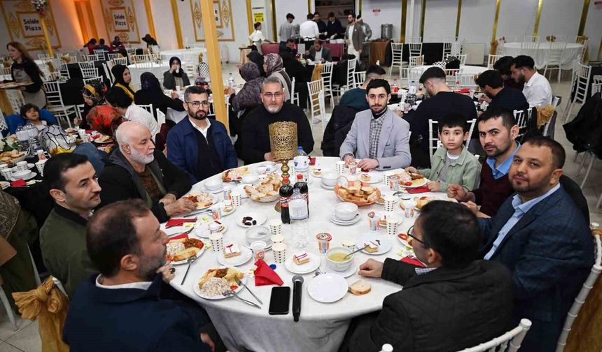 İlahiyat Fakültesinde 250 kişilik dev iftar buluşması