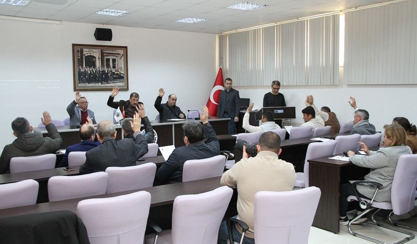 Kula Belediye Meclisi'nde gerginlik