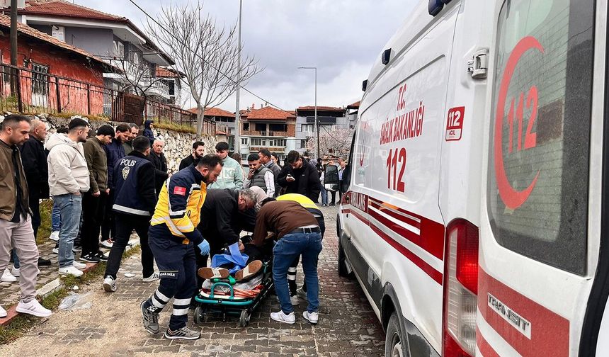 Kula'da yarım saat arayla iki kaza: 5 yaralı