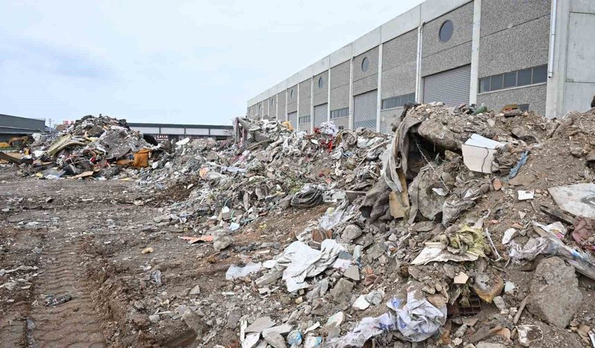Manisa Büyükşehir'den kaçak atıklara sıfır tolerans
