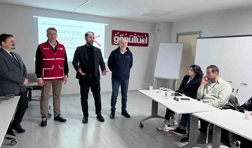 Manisa Medya Akademisi'nde gazetecilere ücretsiz dron eğitimi