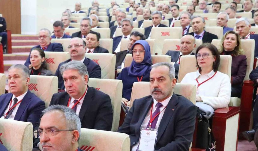 Rektör Kibar Üniversitelerarası Kurul Toplantısı'na katıldı