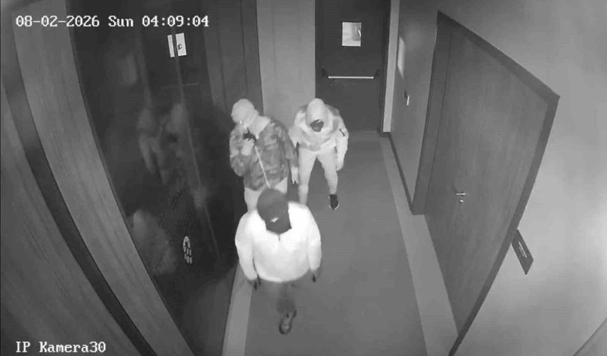 Saruhanlı'daki fabrika soygunu güvenlik kameralarına yansıdı