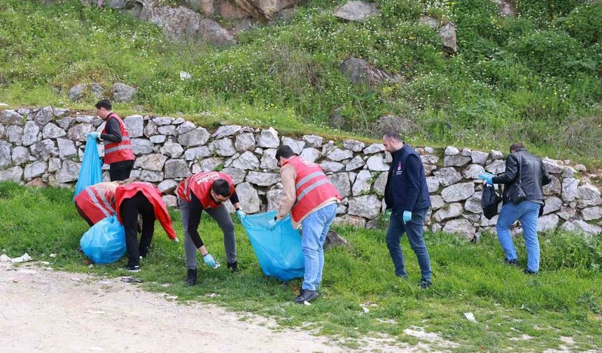 Şehzadeler Belediyesinden Spil'de anlamlı temizlik