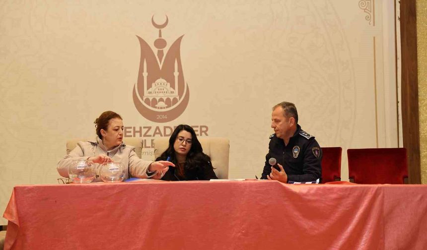 Şehzadeler'de pazarcılar için kura çekimi yapıldı