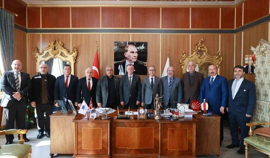 Yunusemre'de dışarıdan gelen stantlara kapılar kapandı