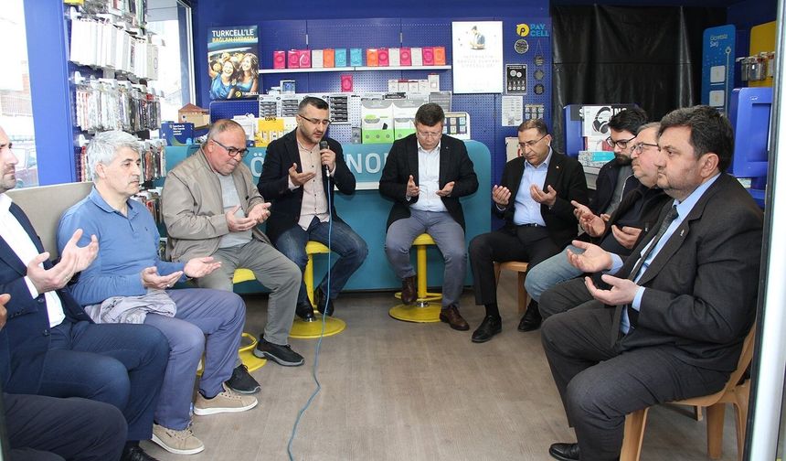 AK Parti Kula'da Mahalle Başkanları Toplantısı gerçekleştirildi