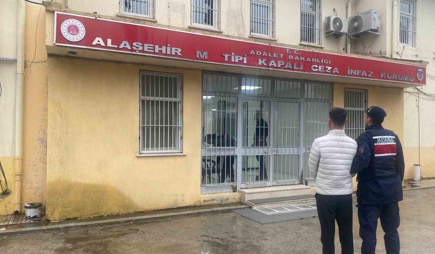 Alaşehir'de 5 bin 96 adet sentetik hap ele geçirildi