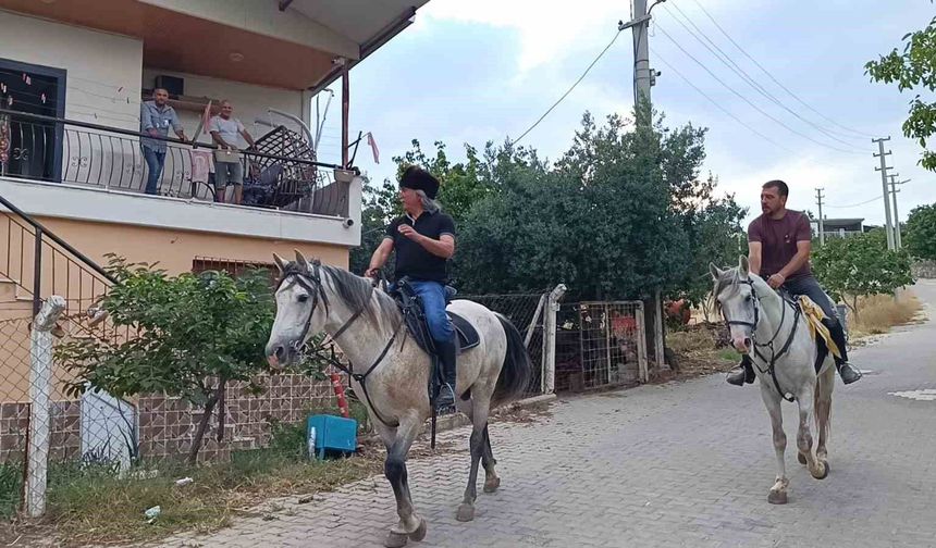 'Az daha çoktur' ile 10 yıllık birikimini sayfalara taşıdı