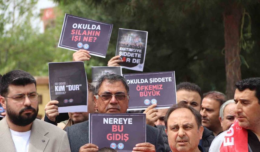 Kahramanmaraş'taki olayda vefat eden Turgutlulu öğretmen Ayla Kara ve öğrenciler için dua edildi
