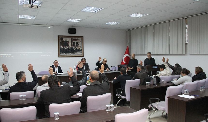 Kula Belediye Meclisi'nde 2025 faaliyet raporu reddedildi