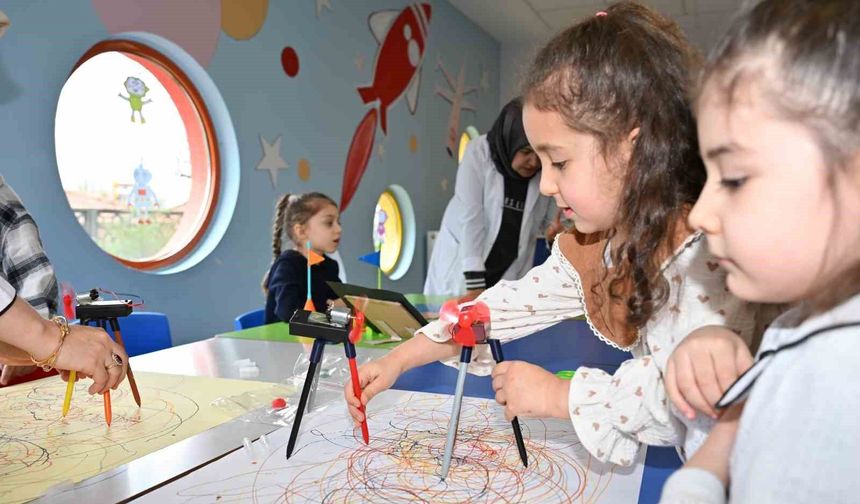 Kur'an kursunun minik öğrencilerinden Robotik Kodlama Şenliği