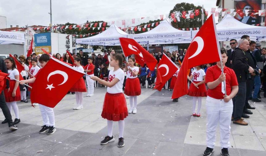 Manisa'da 23 Nisan Çocuk Bayramı kutlandı