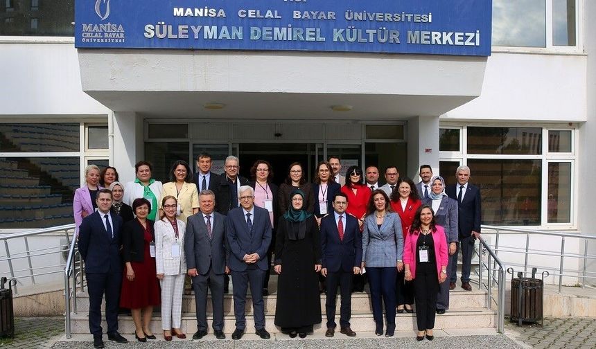 MCBÜ'de '21. yüzyılda kadın ve sağlık' konuşuldu