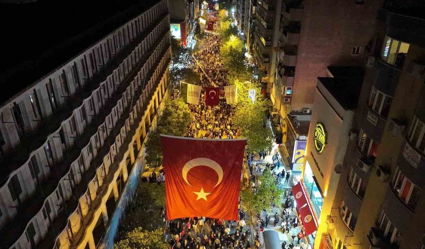 Mesir Fener Alayı şölene dönüştü