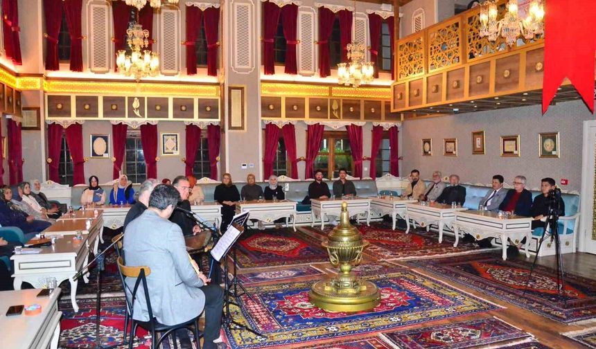 Mevlana'nın sessizliği Manisa'da yankılandı