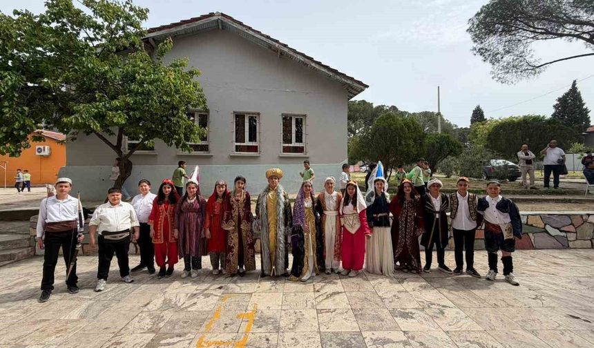 Alaşehir'de rötarlı Nevruz coşkusu