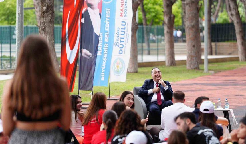 Başkan Dutlulu gençlerle bir araya geldi