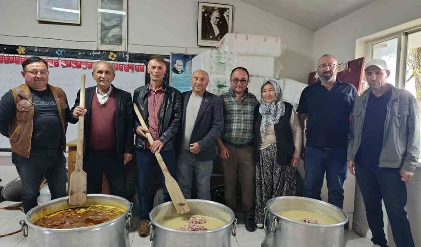 Fundacık köy hayrına yoğun katılım
