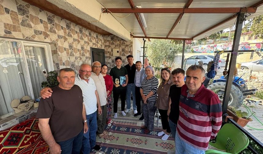 Genç yeteneğe moral ziyareti
