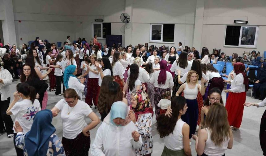 Hacıhaliller Mahallesi'nde şalvar gecesi coşkusu