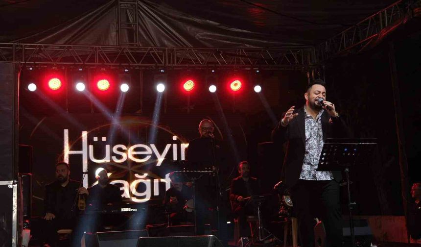 Hüseyin Kağıt Sarıgöl'ü coşturdu