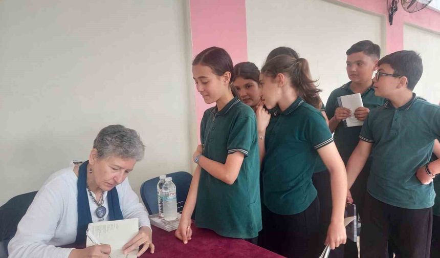 Koca Seyit'in yazarı öğrencilerle buluştu