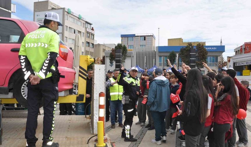 Salihli'de 'Trafik Haftası' kutlandı