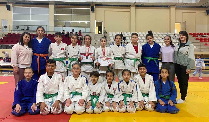 Salihlili judocular, Bilecik'ten madalyalarla döndü