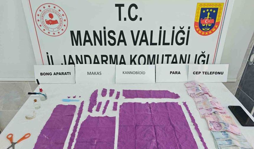 Turgutlu'da 13 bin 800 içimlik sentetik uyuşturucu ele geçirildi