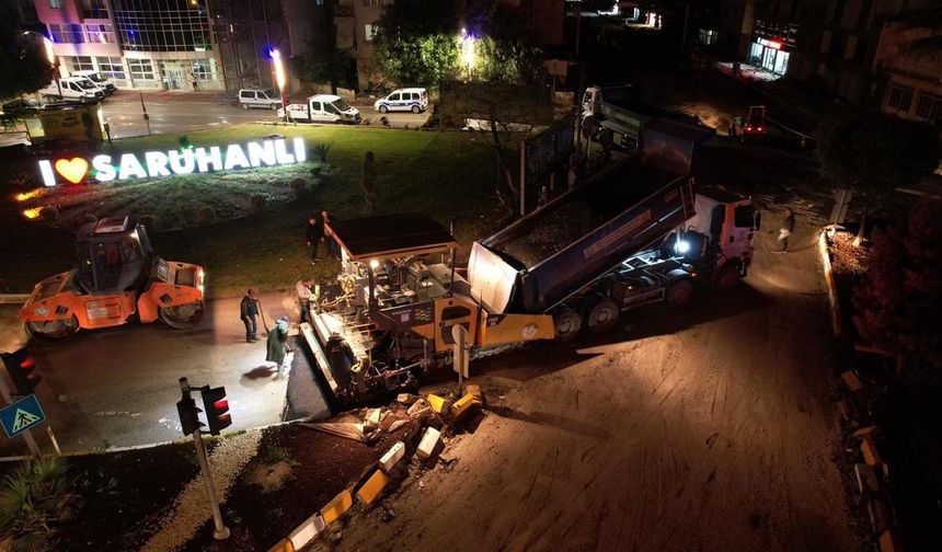 Yağmura rağmen gece gündüz çalışıyorlar