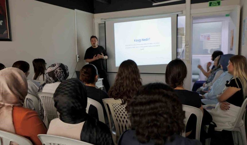 Yunusemre Belediyesinden öğrencilere 'Sınav Kaygısı Yönetimi' semineri