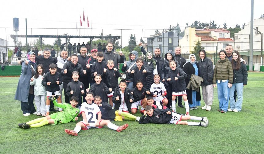 Kuşadası’nda Yıldızspor 45 Fk’dan kupa şov!