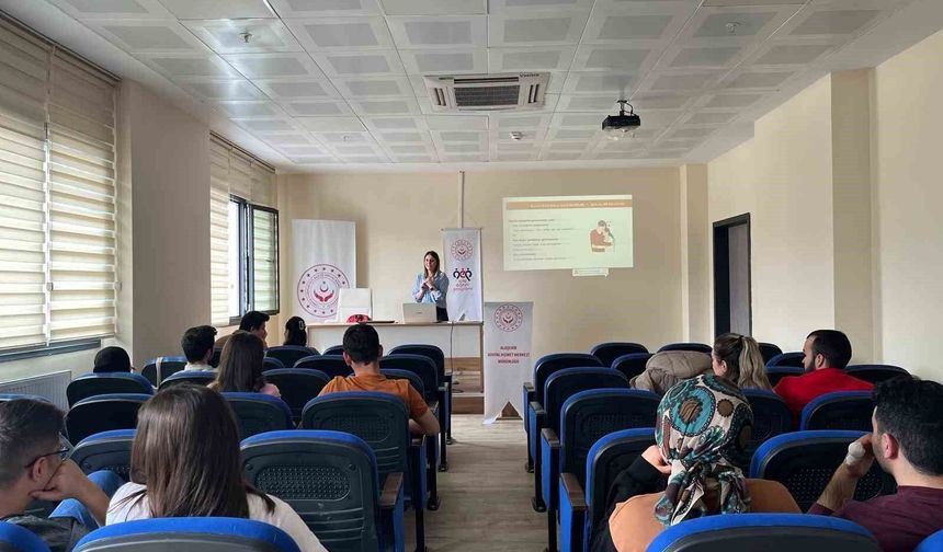 Alaşehir'de evlilik öncesi eğitimlerle genç çiftlere destek