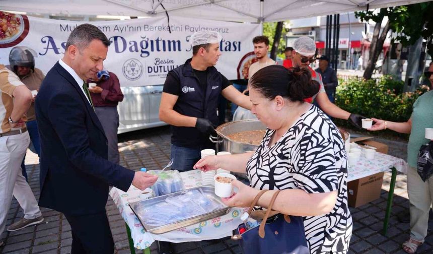Aşure ikramları Soma ve Akhisar'dan başladı