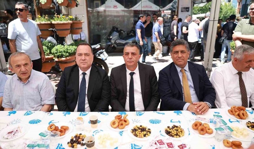 Başkan Şimşek, annesi için düzenlediği hayır programında taziyeleri kabul etti