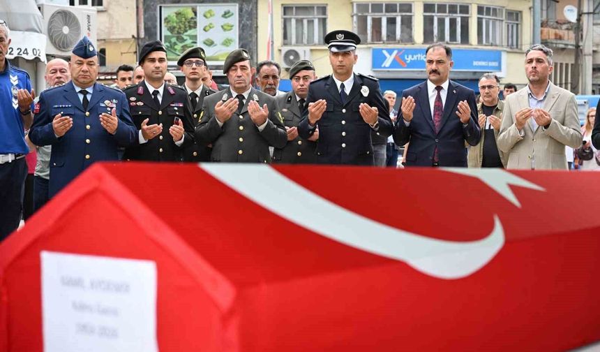 Gazi başkan son yolculuğuna askeri törenle uğurlandı