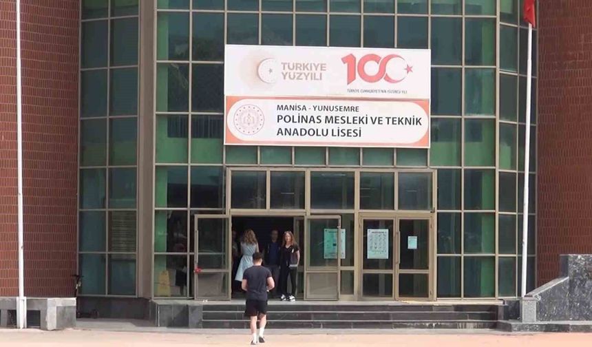 Kapılar kapanmadan sınava yetiştiler
