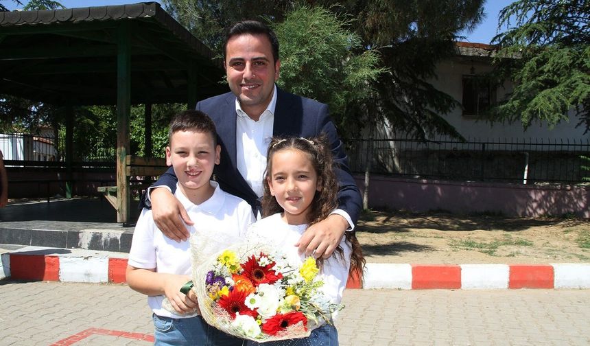 Kula'da 5 bin 557 öğrenci karne heyecanı yaşadı