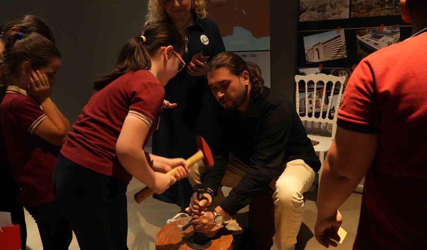 Manisalılar sanat ve tarihle iç içe günler yaşıyor