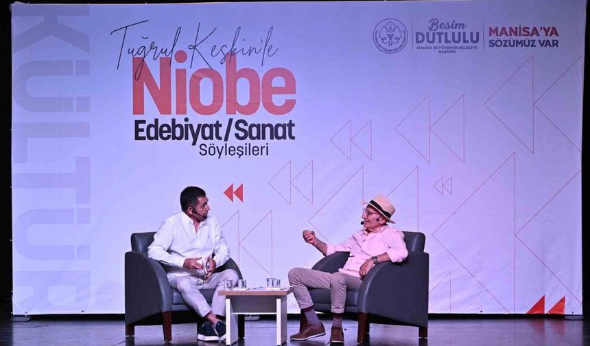 Nihat Behram Manisa'da edebiyat ve yapay zekayı konuştu