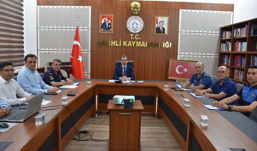 Salihli'de metruk binalara geçit yok