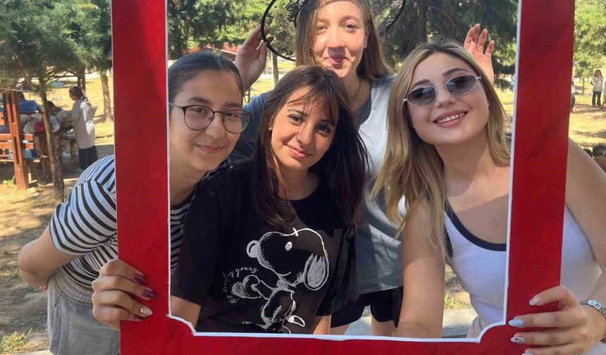 Şehzadeler'in gençleri LGS stresini Hamalın Kırı'nda attı