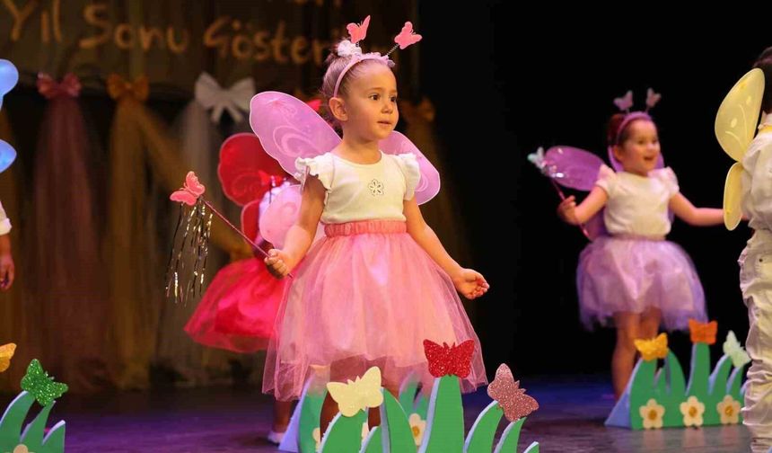 Şehzadeler'in minikleri mezuniyet heyecanı yaşadı