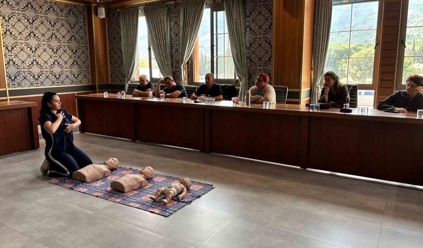 Yunusemre Belediyesi personeline ilkyardım eğitimi