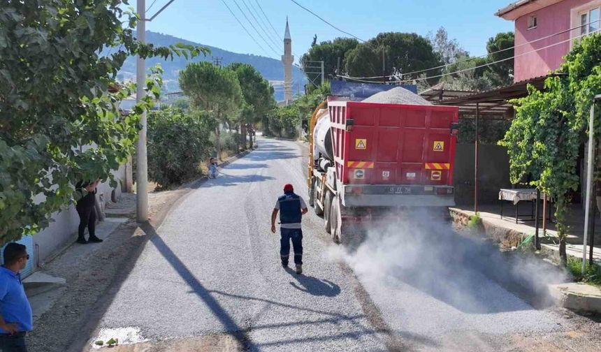 Alaşehir'de 3 mahalleyi rahatlatan asfalt hamlesi