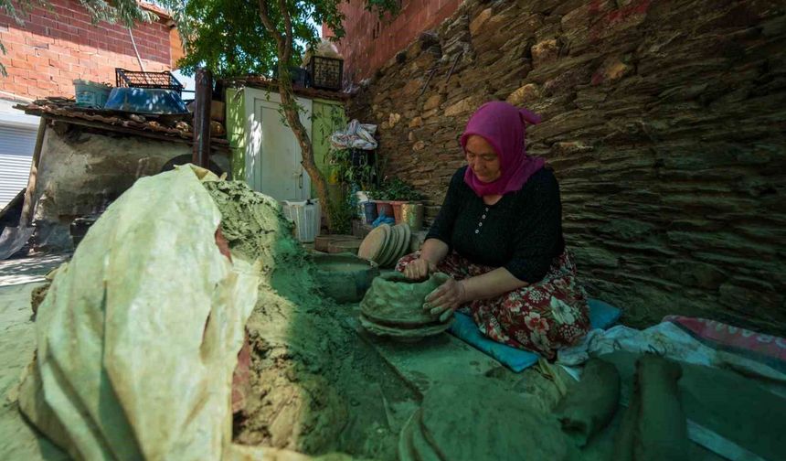 Binlerce yıllık gelenek çömlek üretimi kadın emeğiyle yaşatılıyor