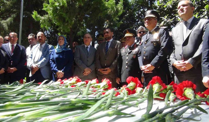 Manisa'da 15 Temmuz şehitleri dualarla anıldı