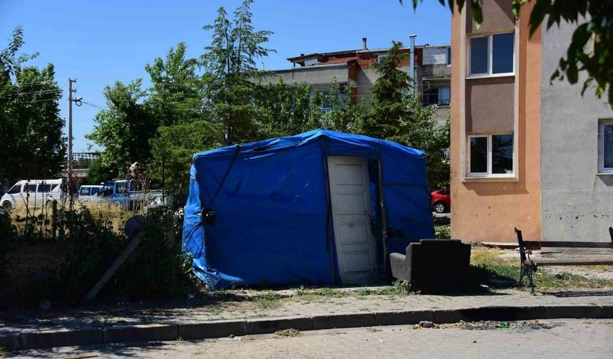 Şehzadeler Belediyesi'nden Selimşahlar'da kaçak yapılara müdahale