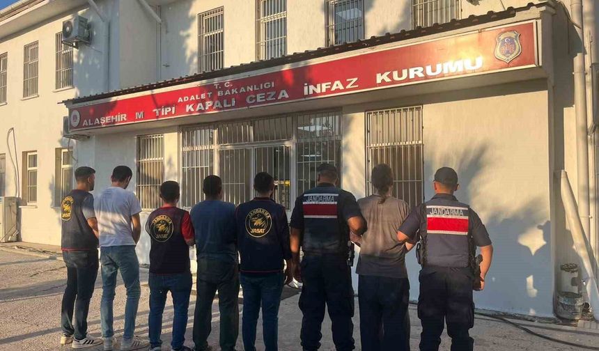 Alaşehir'de 21 adrese eş zamanlı uyuşturucu operasyonu
